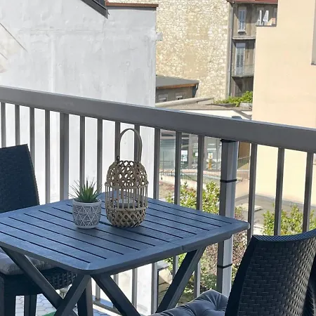 Apartment Calme Avec Balcon Et Parking Au Coeur D'aix-les-bains