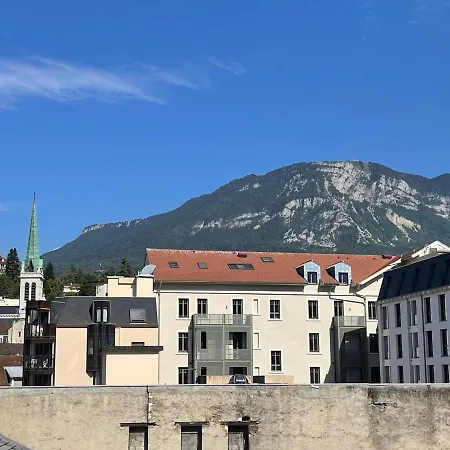 Apartment Calme Avec Balcon Et Parking Au Coeur D'aix-les-bains Aix-les-Bains