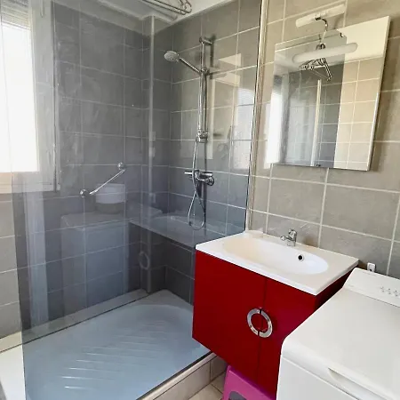 Apartment Calme Avec Balcon Et Parking Au Coeur D'aix-les-bains Aix-les-Bains